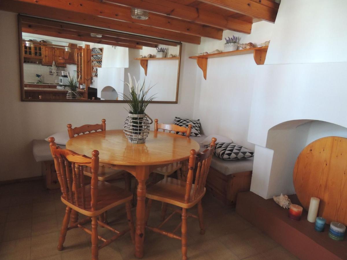 シミ Aloustina'S Houseヴィラ エクステリア 写真